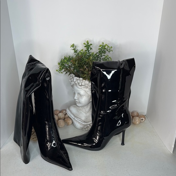 Jeffrey Campbell
Pushover/Over The Knee Black Patent Boots Sz 8.5 - Picture 2 of 10